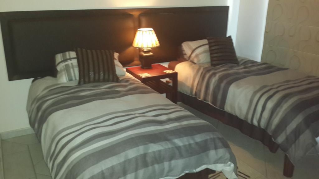 Magaliqua Guest House Noordheuwel Chambre photo