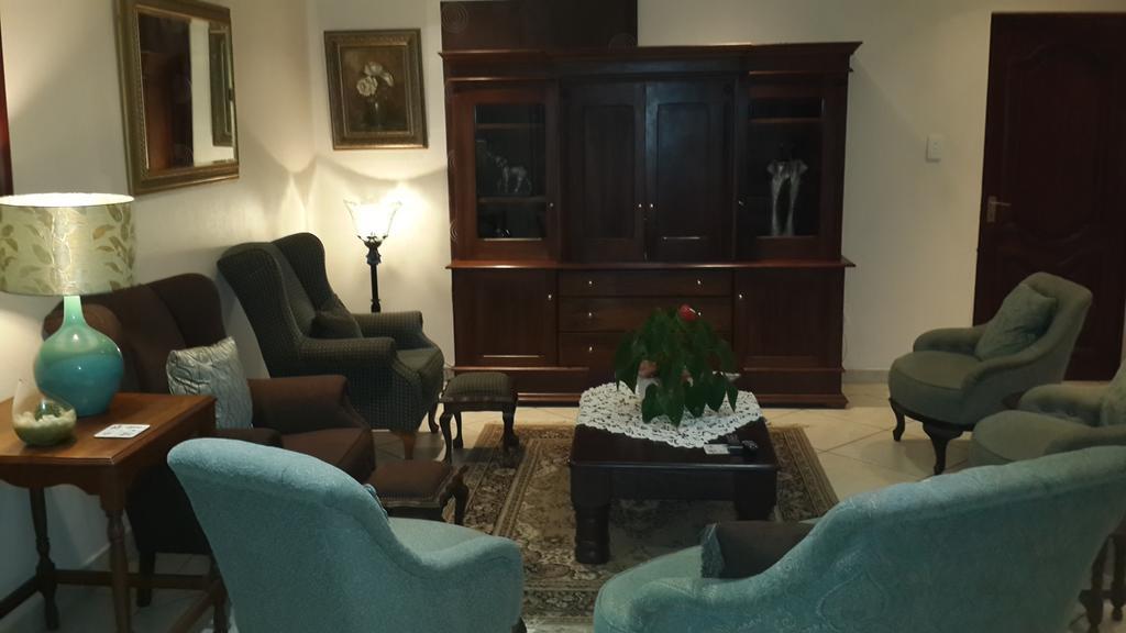 Magaliqua Guest House Noordheuwel Chambre photo