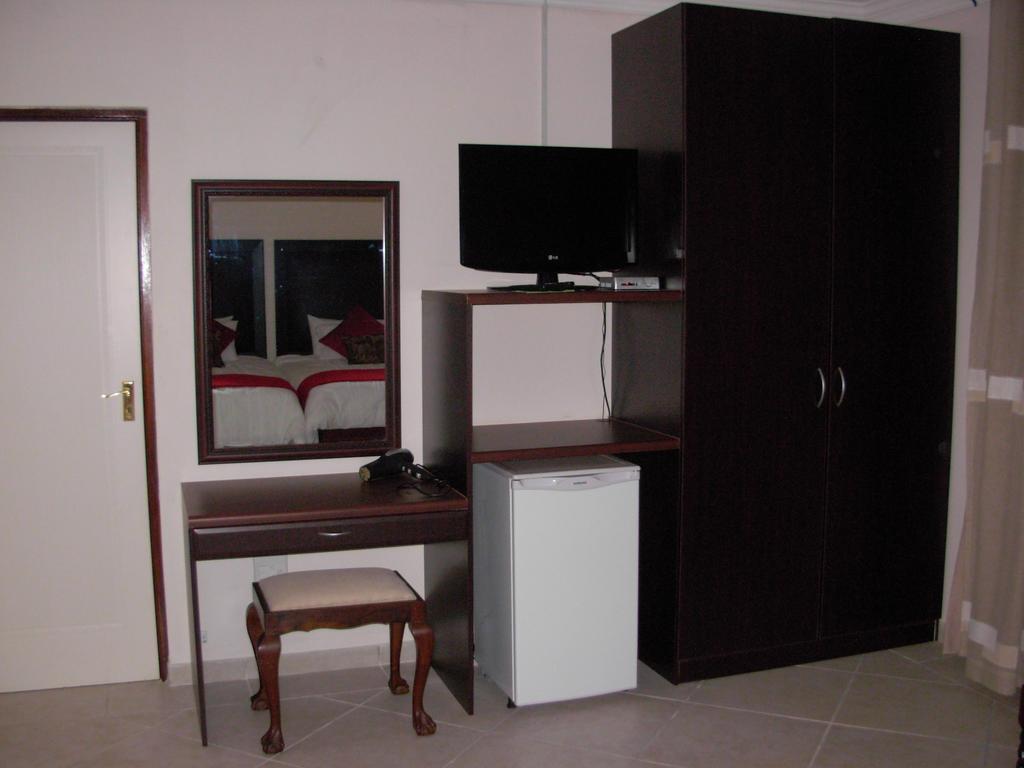 Magaliqua Guest House Noordheuwel Chambre photo