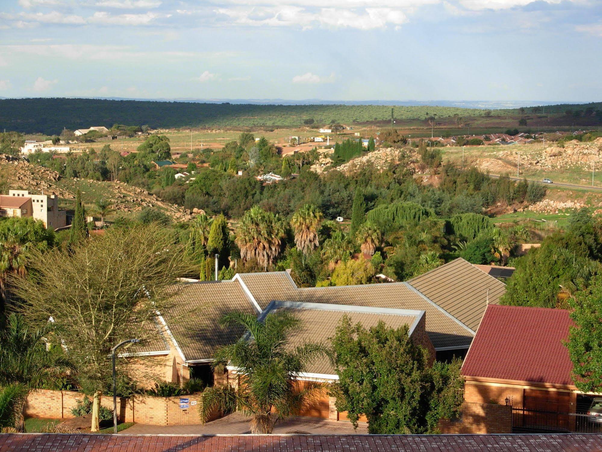 Magaliqua Guest House Noordheuwel Extérieur photo