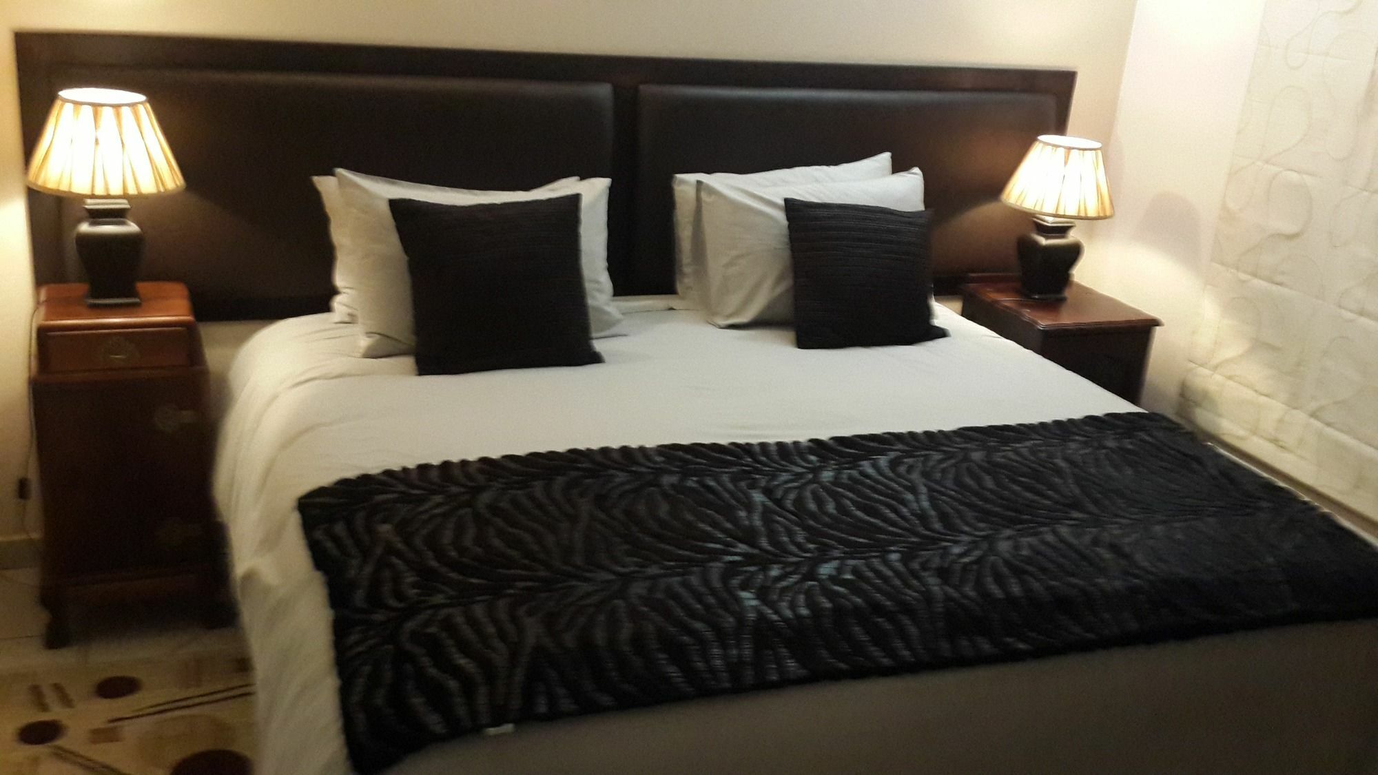 Magaliqua Guest House Noordheuwel Extérieur photo